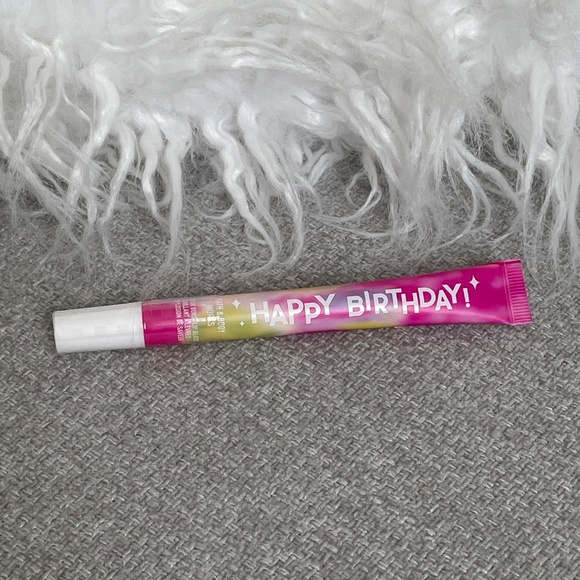 I Heart Revolution Bath & Body Works Birthday Set - Picture 5 of 10